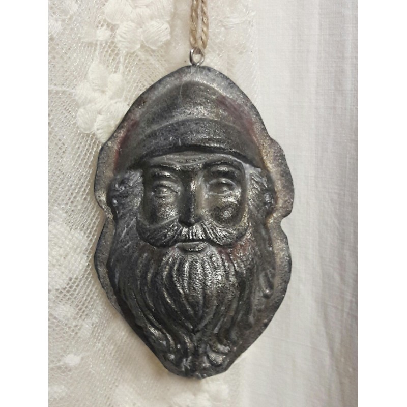 Tomte i metall i vintagestil