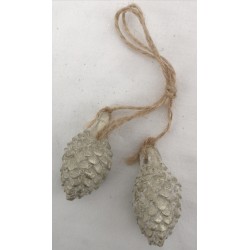Kottar i champagne på snöre